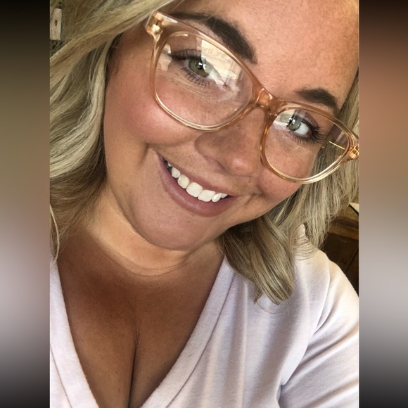 Meet your Posher, Leslie - Picture 3 of 16